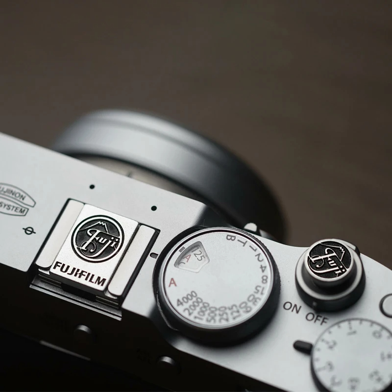 Metalowa osłona gorącej stopki – Canon Camera Eos R50 recenzja i cena